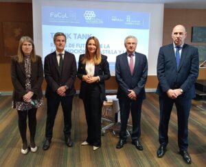 Lee más sobre el artículo Cluster FaCyL analiza el impacto de la reglamentación europea de emisiones en vehículos pesados y reclama medidas de apoyo al sector para cumplirla